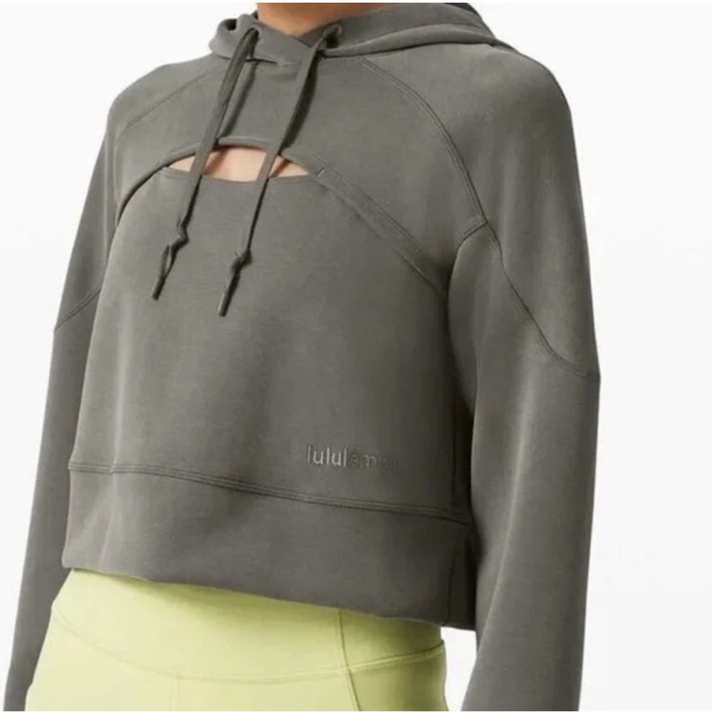 Lululemon Get Center Cropped Hoodie